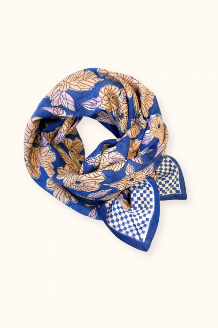 Scarf "Bloom" Bleu Klein - وشاح