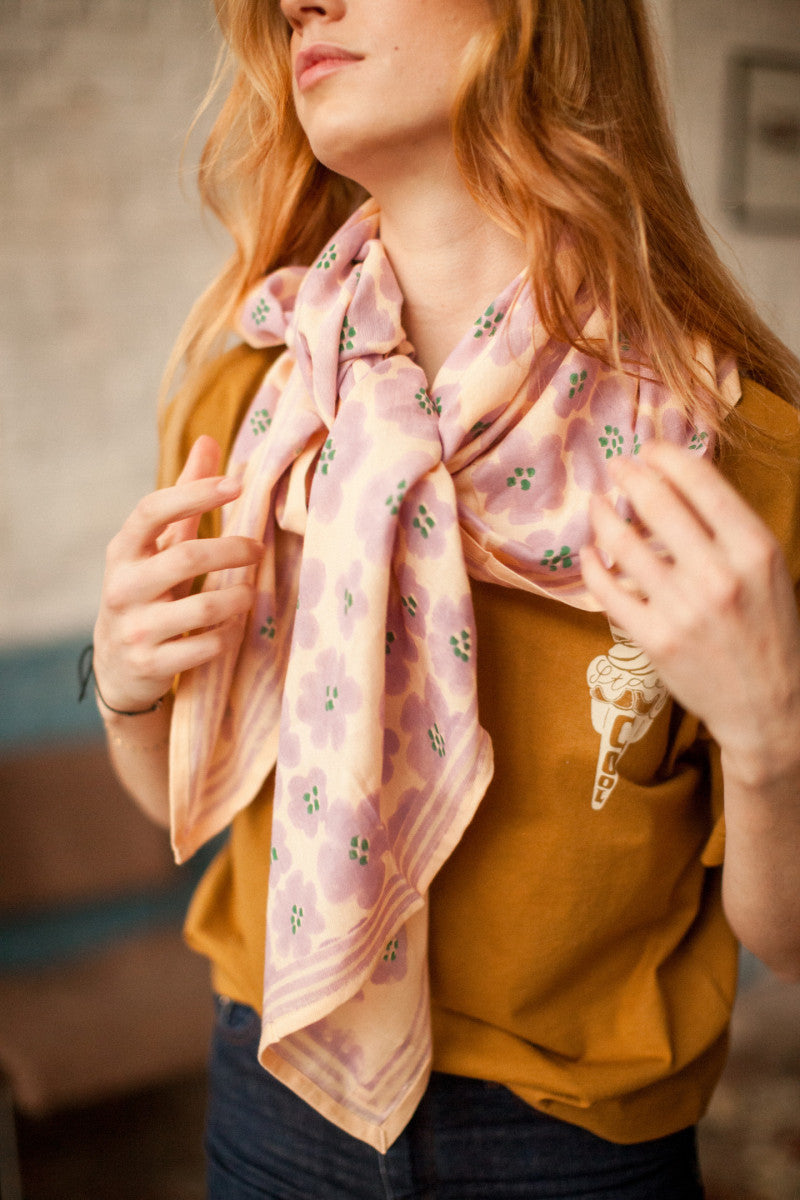 Scarf "Flora Bold" Lavande - وشاح