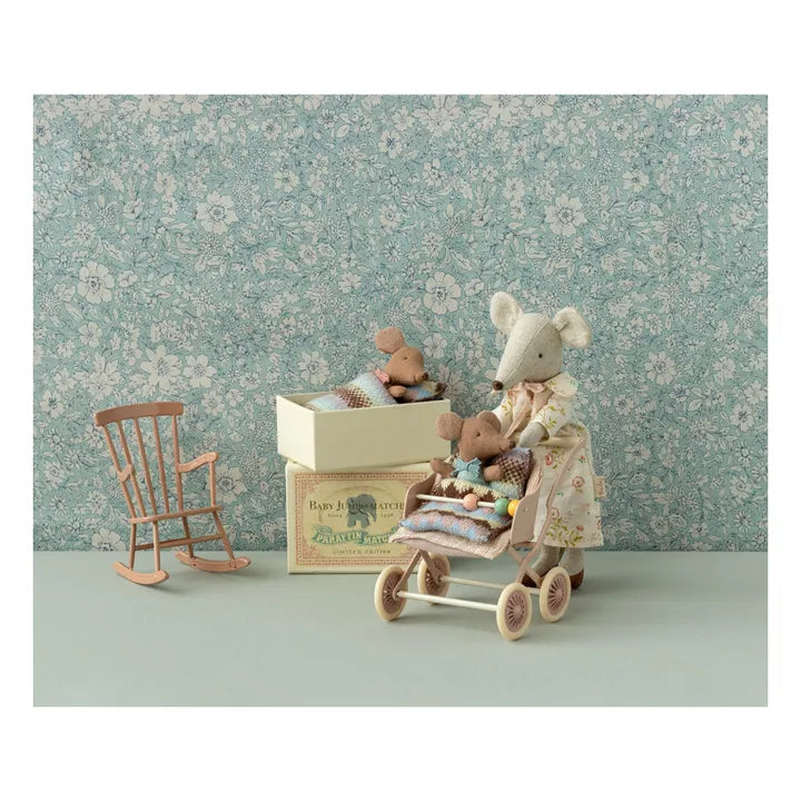 Sleepy Wakey Baby Mouse In Box - Blue - ألعاب الأطفال