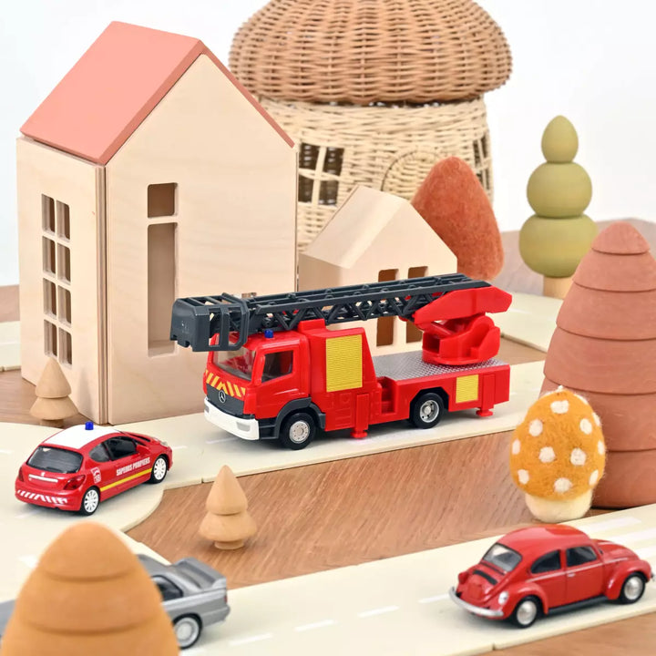 Fire truck Mercedes-Benz Atego Plastigam - ألعاب الأطفال