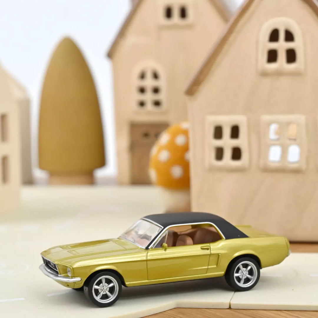 Ford Mustang Coupe 1968 Gold - ألعاب الأطفال